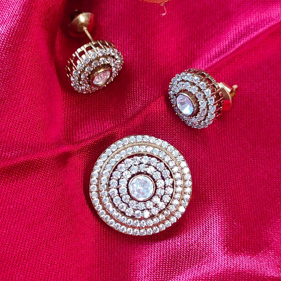 Round Moissanite Pendant Set